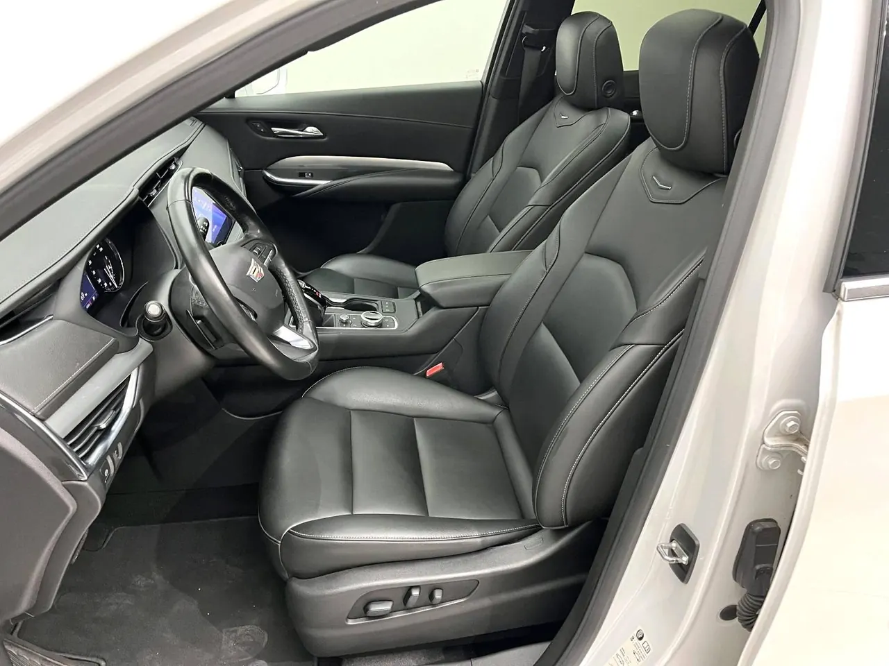 Cadillac 2020 XT4 2.0T 28T Two-Drive Leading Type (Modified) Automatic Gear 6