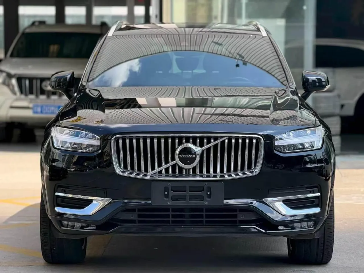Volvo XC90 (Imported) 2021 XC90 48V 2.0T B6 Zhiya Deluxe Edition 7-seat Automatic Gear 2