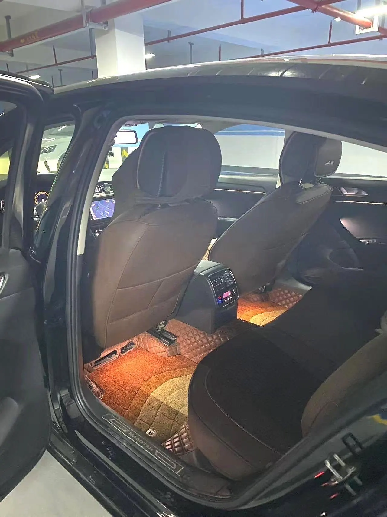 Volkswagen 2020 Magotan 2.0TSI 330TSI luxury automatic transmission 3