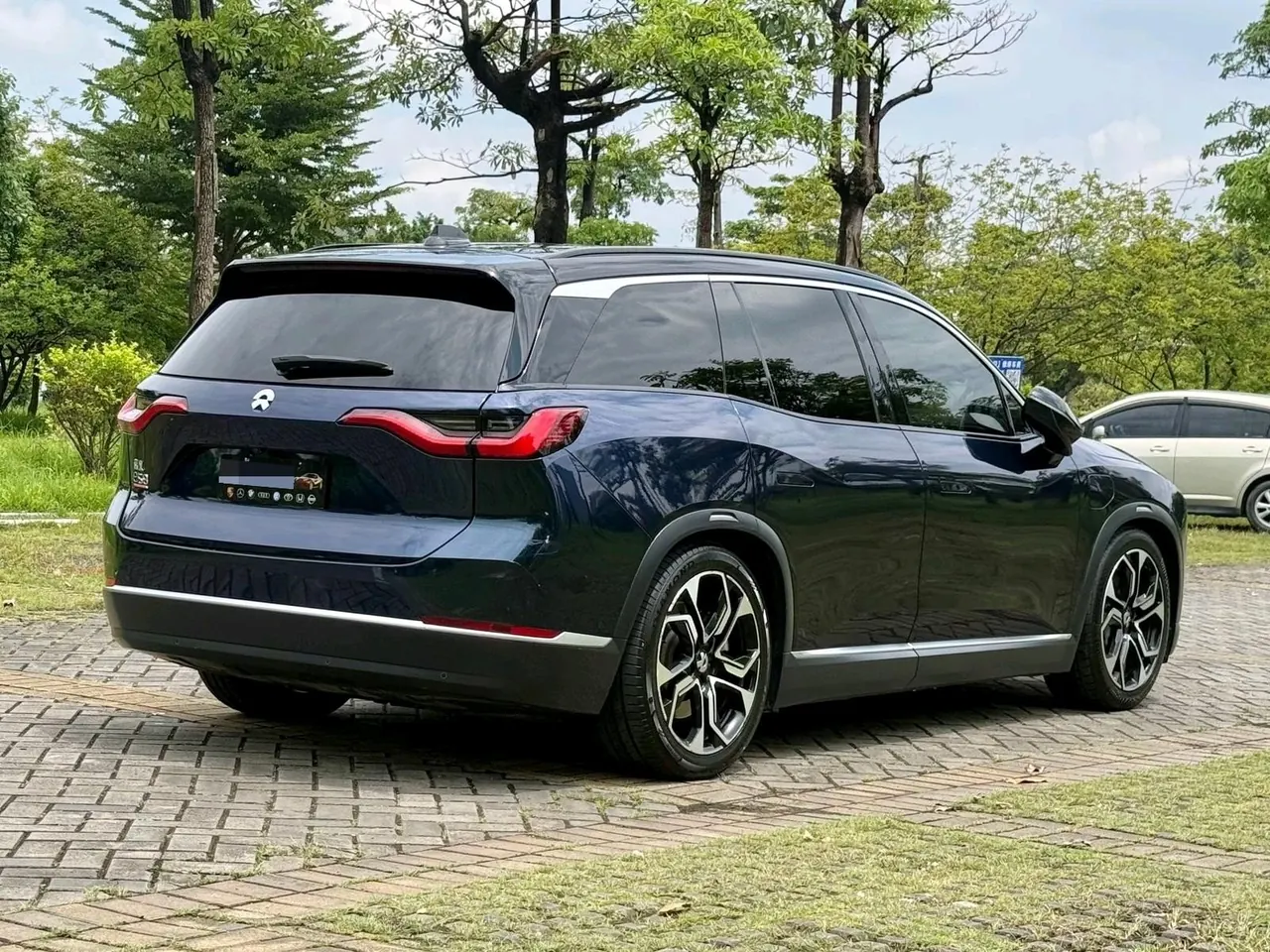 NIO 2020 ES8 Signature Edition 580KM 6-seat Automatic Gear 4