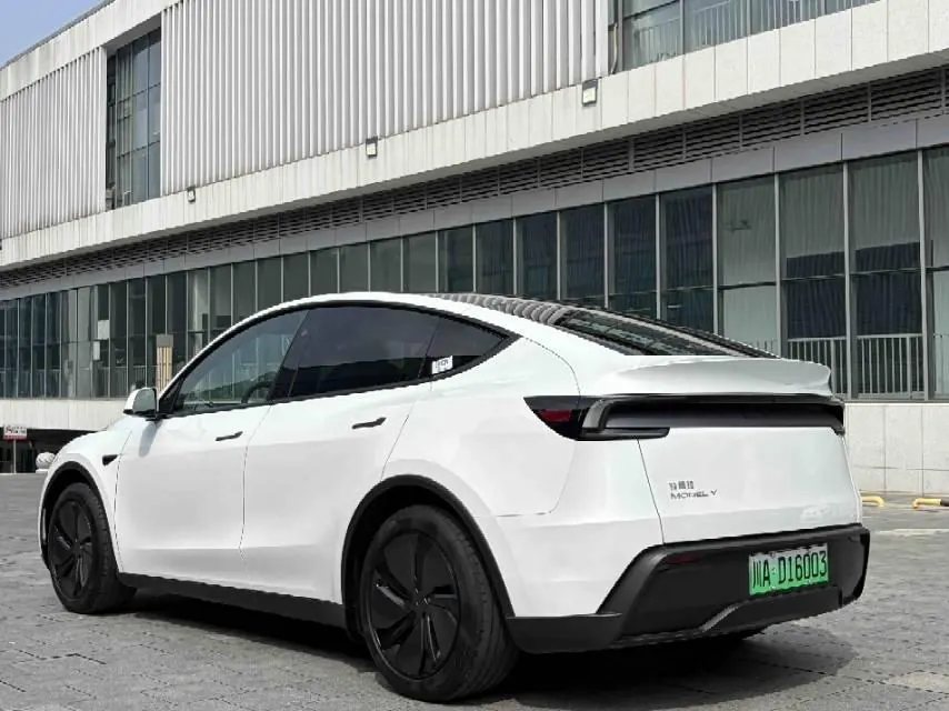 Tesla 2026 Model Y Rear-Wheel-Drive Automatic 4