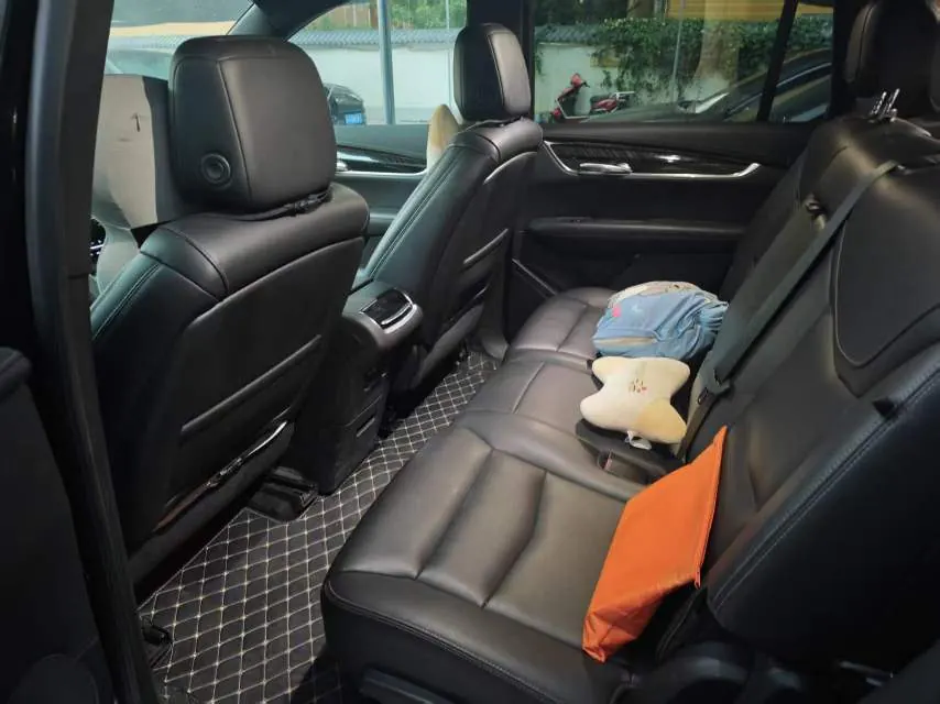 Cadillac 2021 XT6 2.0T 28T 7-seat four-wheel drive luxury automatic gear 5