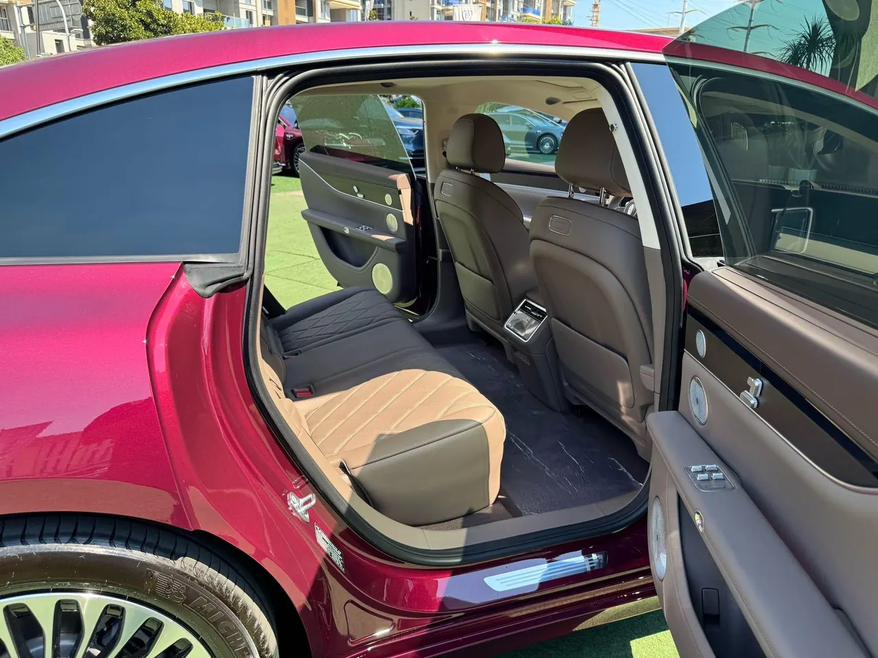 Luxeed 2026 S9 Max four-wheel drive 100kWh automatic gear 6