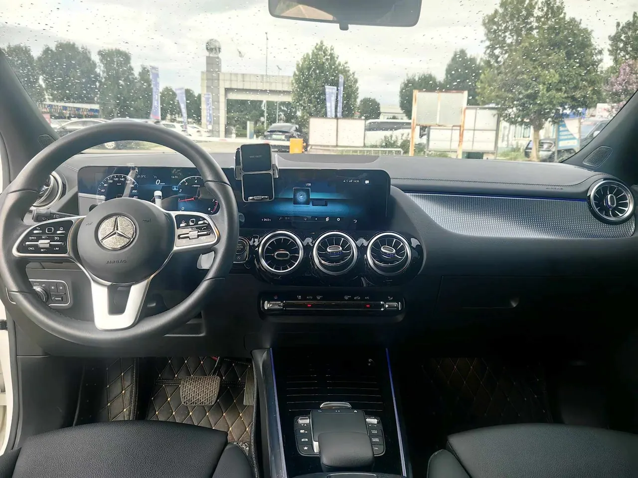 Mercedes Benz 2020 GLA 200 1.3T automatic gear 8