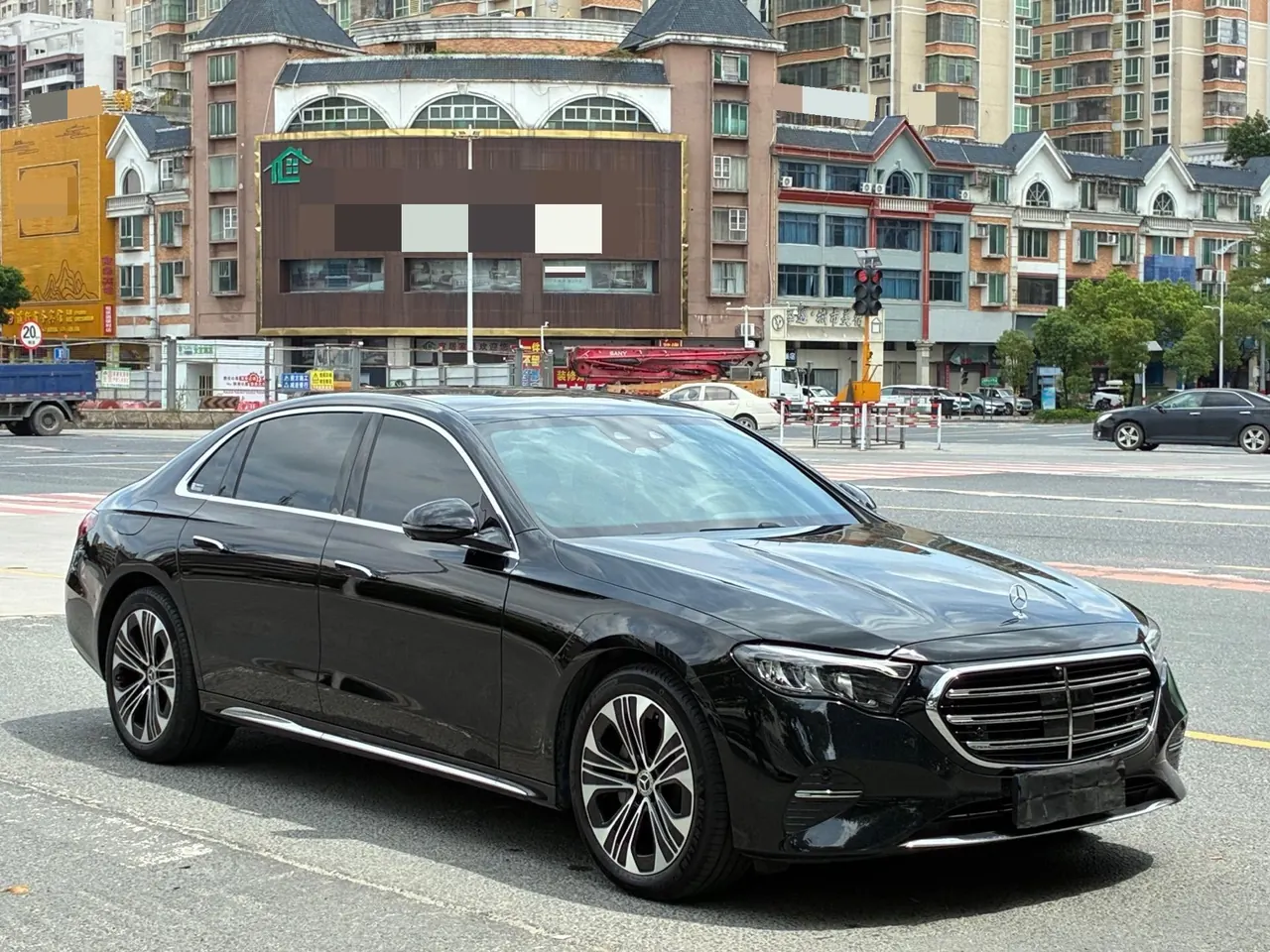 Mercedes Benz E-Class 2026 model E 300 L 48V 2.0T Luxury Edition Automatic 3