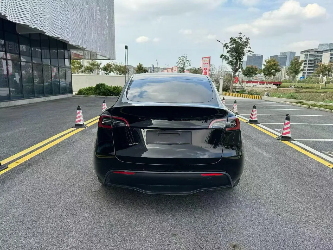 Tesla 2021 Model Y Standard Endurance Rear Drive Automatic Gear 7
