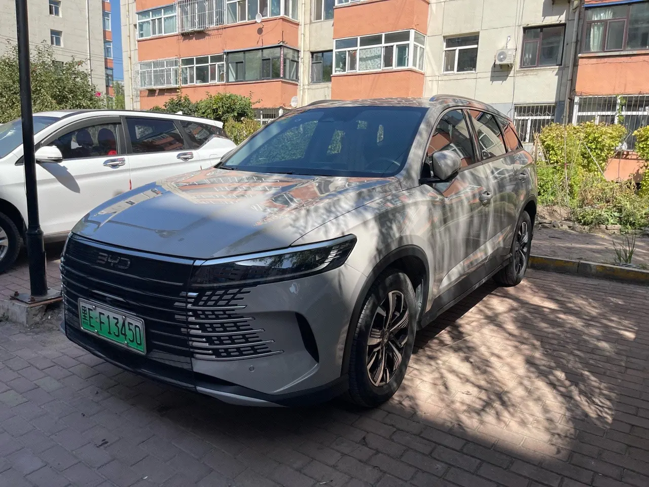 BYD 2025 sea lion 05 DM-i 1.5 stepless 75KM noble automatic gear - View 1