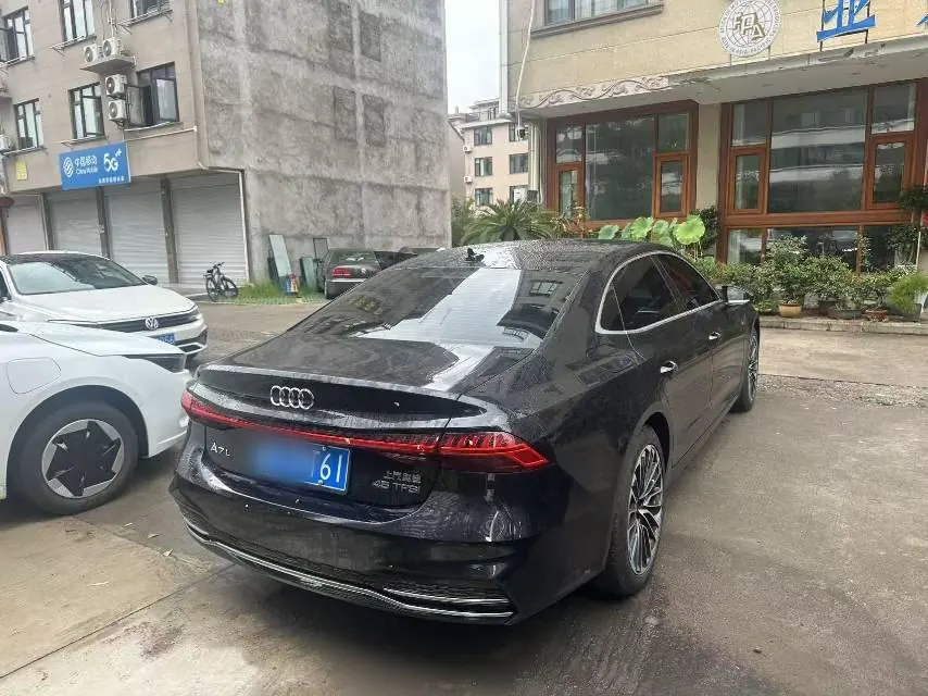 Audi 2025 A7L 2.0TFSI 45TFSI Luxury Automatic 3