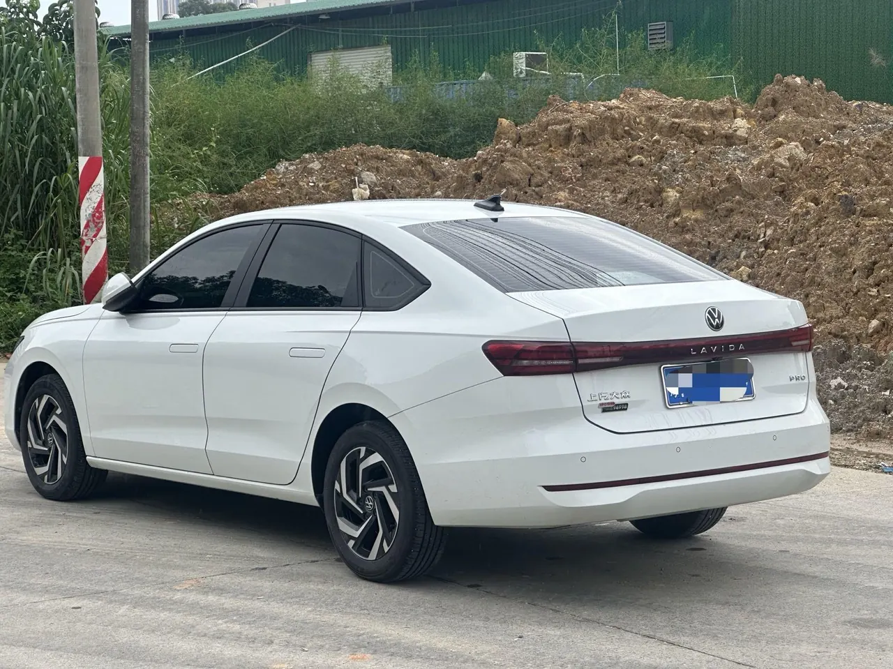 Volkswagen 2026 Lavida Pro 1.5 6 Million Edition Automatic Gear 3