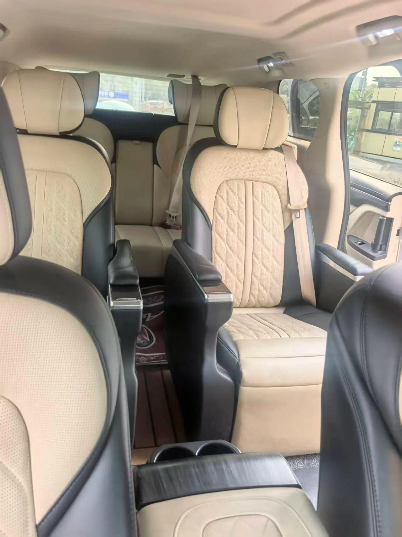 Buick 2021 GL8 ES Lu Zun 2.0T 653T Comfortable Automatic Gear 2