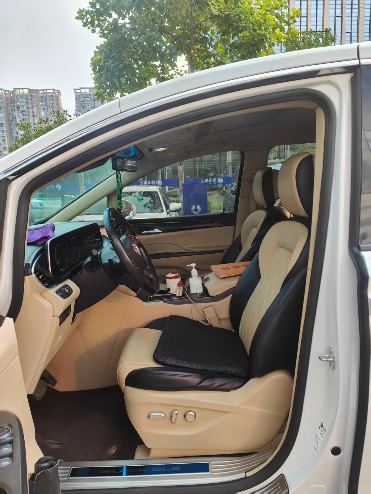 Buick 2021 GL8 ES Lu Zun 2.0T 653T Comfortable Automatic Gear 4