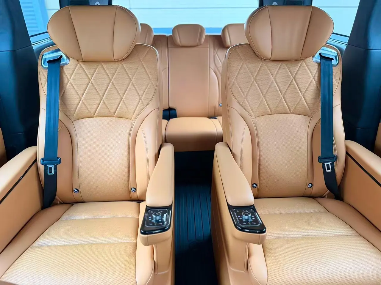 WEY 2025 VV7 Hi4 1.5T Four-Wheel-Drive Automatic Model 9