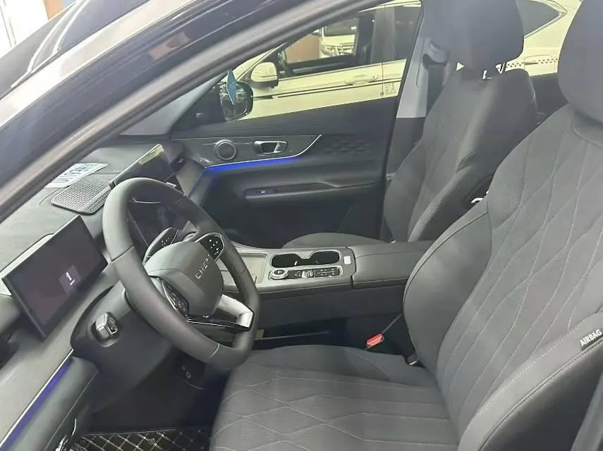 Chery 2025 Tiggo 8 PLUS 1.6TGDI 290TGDI Luxury Automatic Gear 4