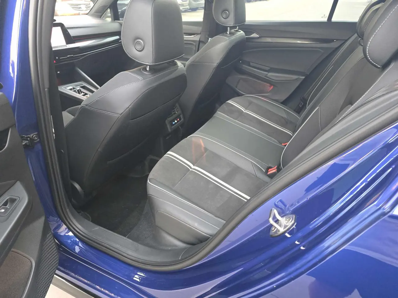 Volkswagen 2021 Golf 8 R-Line 1.4TSI 280TSI Automatic 6