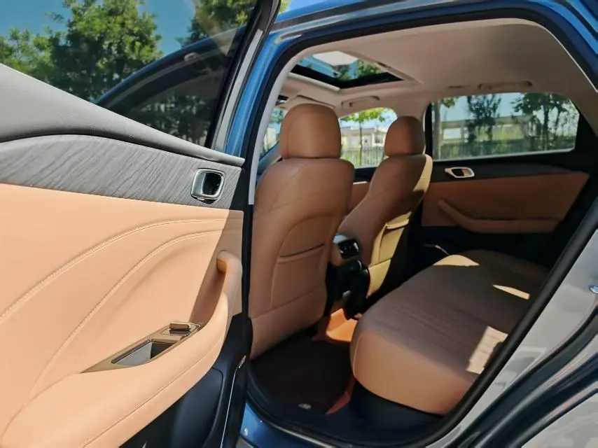 Geely Galaxy 2025 xingyao 6 EM-i 1.5 125km exploration version automatic gear 6