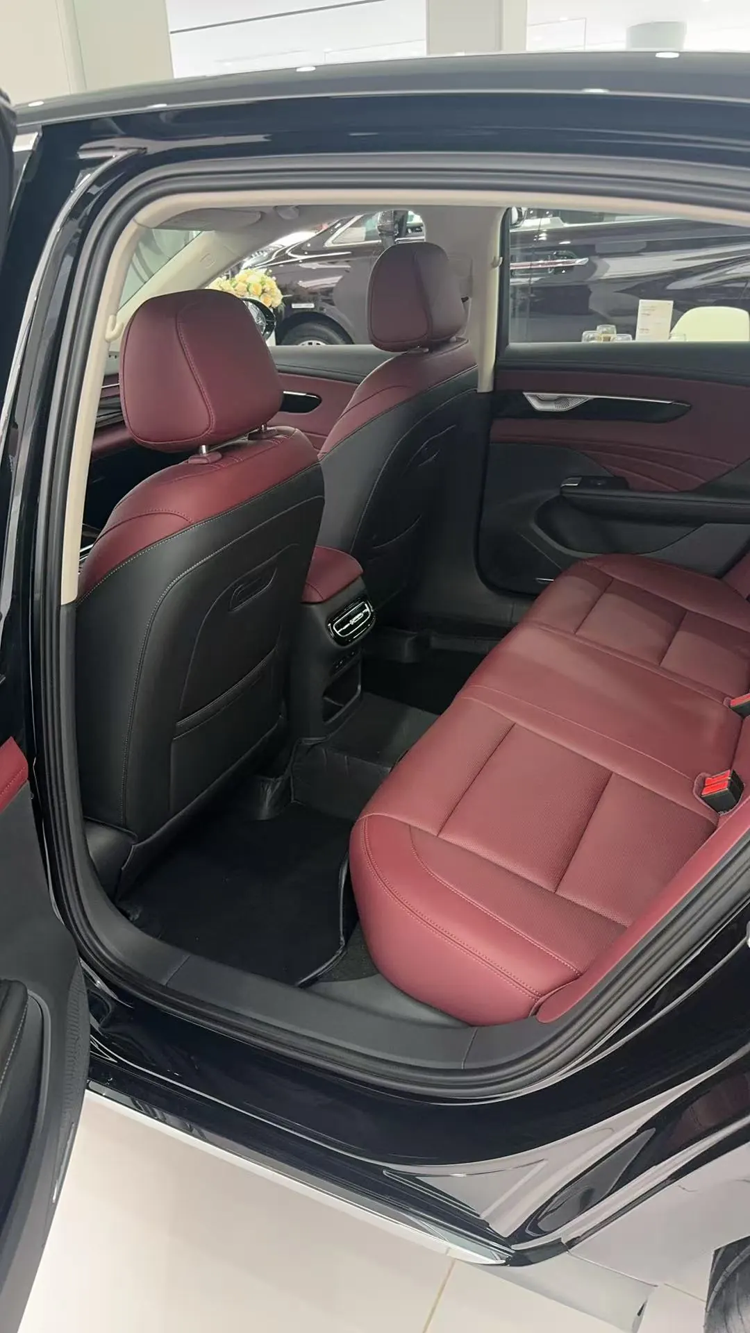 HongQi 2026 H5 1.5T Flag Rhyme Pro Edition Automatic Gear 2
