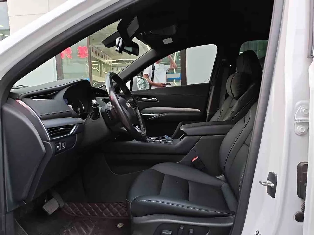 Cadillac 2021 XT4 2.0T 28T Two-Drive Leading Automatic Gear 4