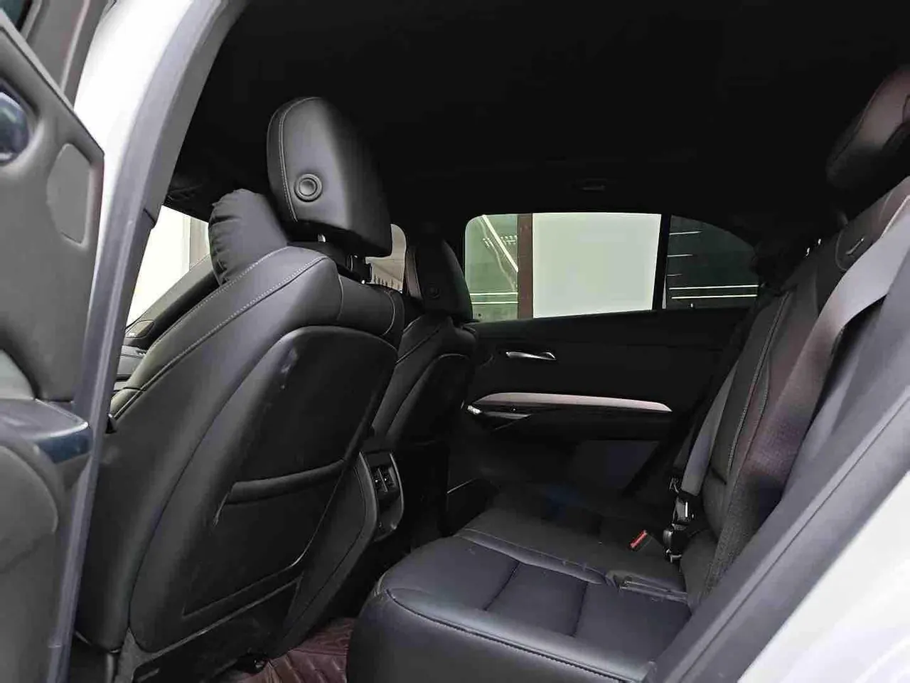 Cadillac 2021 XT4 2.0T 28T Two-Drive Leading Automatic Gear 5