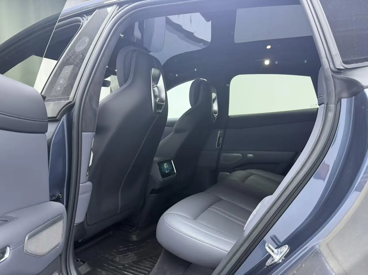 MI 2025 YU7 Long Endurance High Performance Four-wheel Drive Max Edition Automatic Gear 5