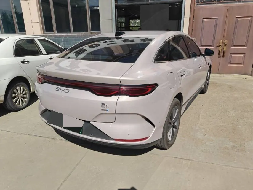 BYD 2025 Qin L EV 545KM Exceed automatic gear 3
