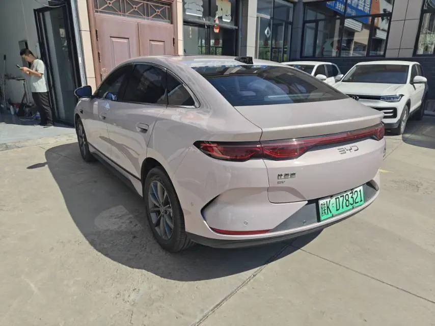 BYD 2025 Qin L EV 545KM Exceed automatic gear 4