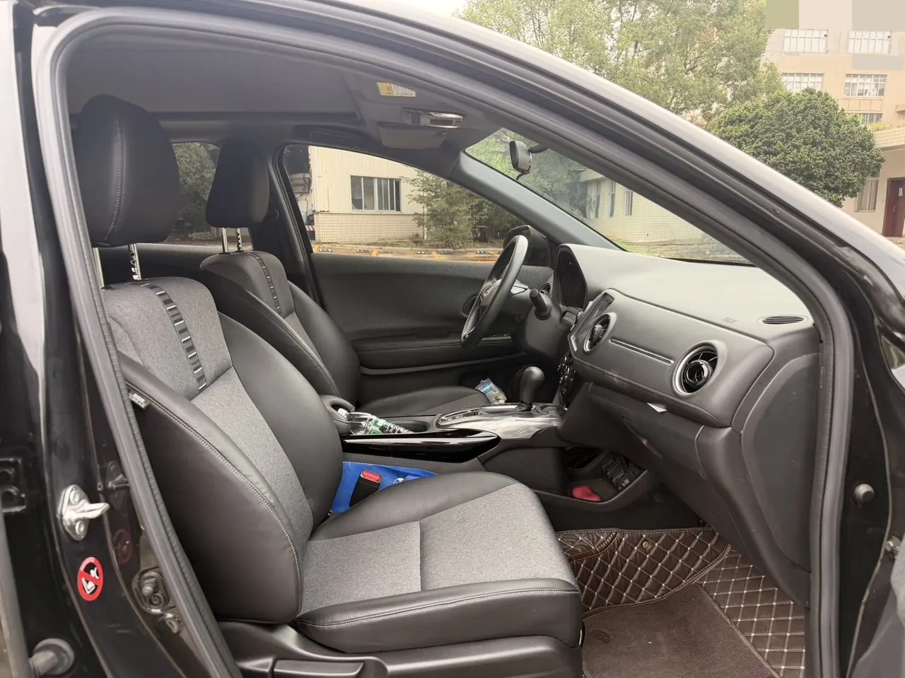 Honda 2022 XR-V 1.5 stepless obsidian version automatic gear 4