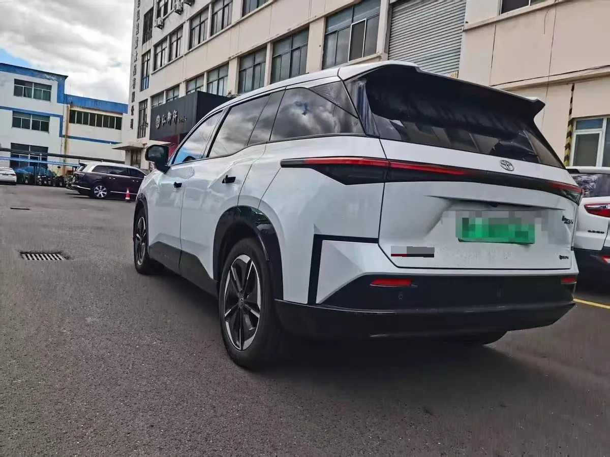 Toyota 2025 Platinum Intelligence 3X 520 Pro Automatic Gear 5
