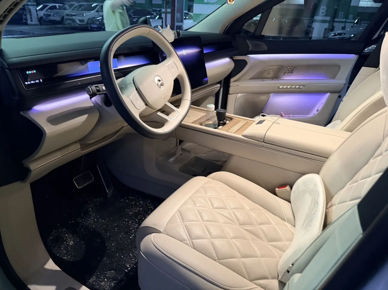 NIO 2026 ES8 6‑Seater Executive Signature Edition Automatic Transmission 5