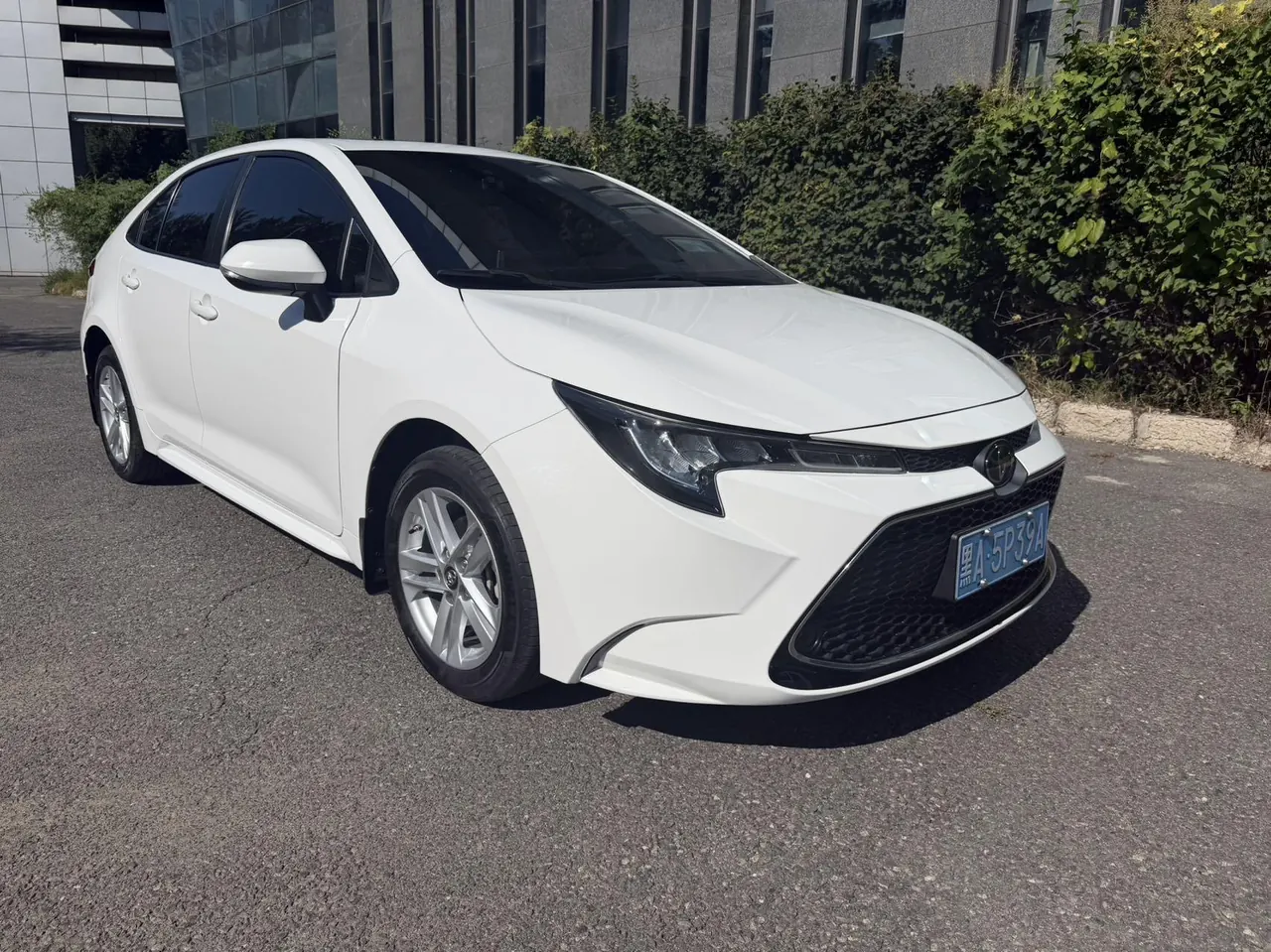 Toyota 2022 Lei Ling 1.2T Stepless 185T Deluxe Automatic Gear 2