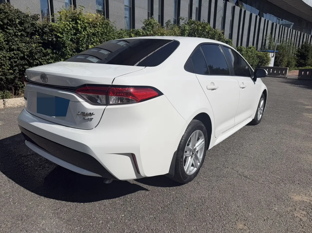 Toyota 2022 Lei Ling 1.2T Stepless 185T Deluxe Automatic Gear 4