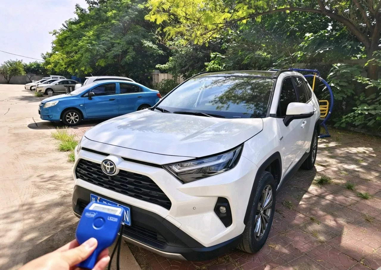 打开图片灯箱:Toyota 2024 RAV4 Dual-Engine 2.5 CVT Two-Wheel Drive Elite Plus Edition Automatic Transmission
