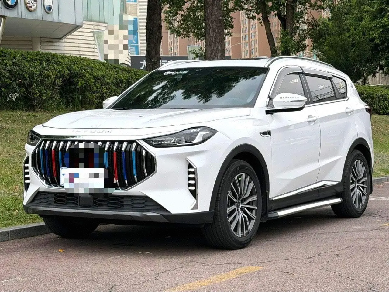 打开图片灯箱:Jetour 2026 X70 PLUS 1.5T Champion Edition Luxury 7-seat Automatic Gear