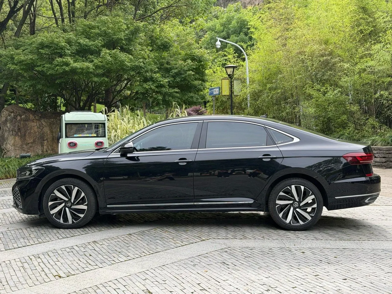 Volkswagen 2022 Passat 2.0TSI 330TSI Star Elite Edition Automatic Gear 3