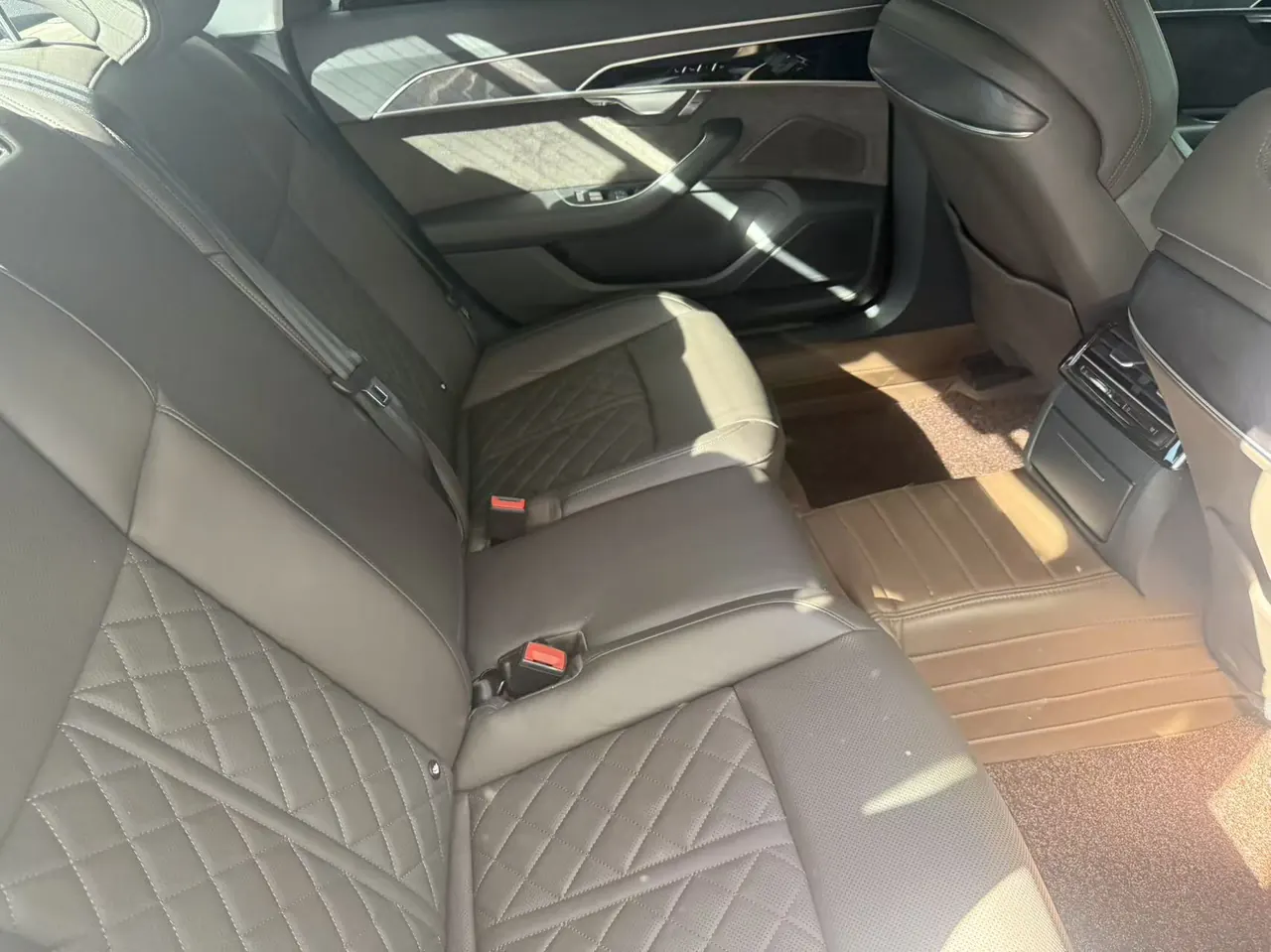 Audi A8L (Imported) 2022 A8L 48V 3.0TFSI 50TFSI Quattro Comfort Collection Edition Automatic Gear 4
