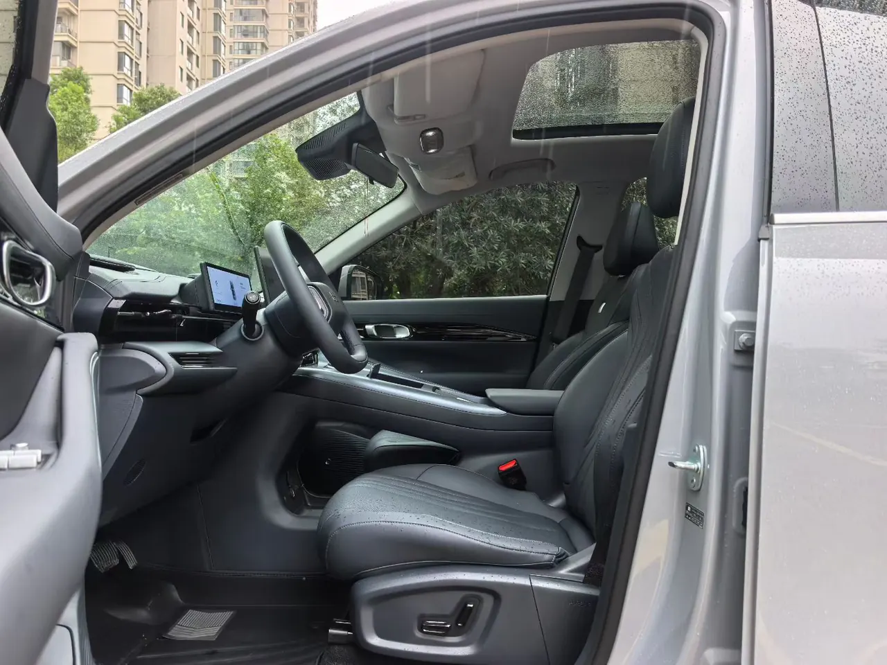 Geely Galaxy 2026 E 5 610km Discovery Edition Automatic Gear 4
