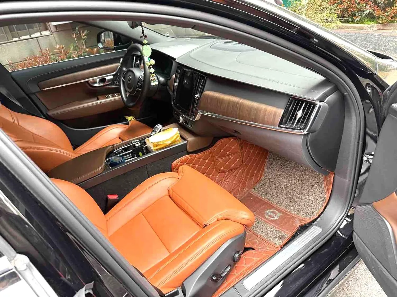 Volvo 2024 S90 48V 2.0T B5 Zhiyuan Deluxe Edition Automatic Gear 4