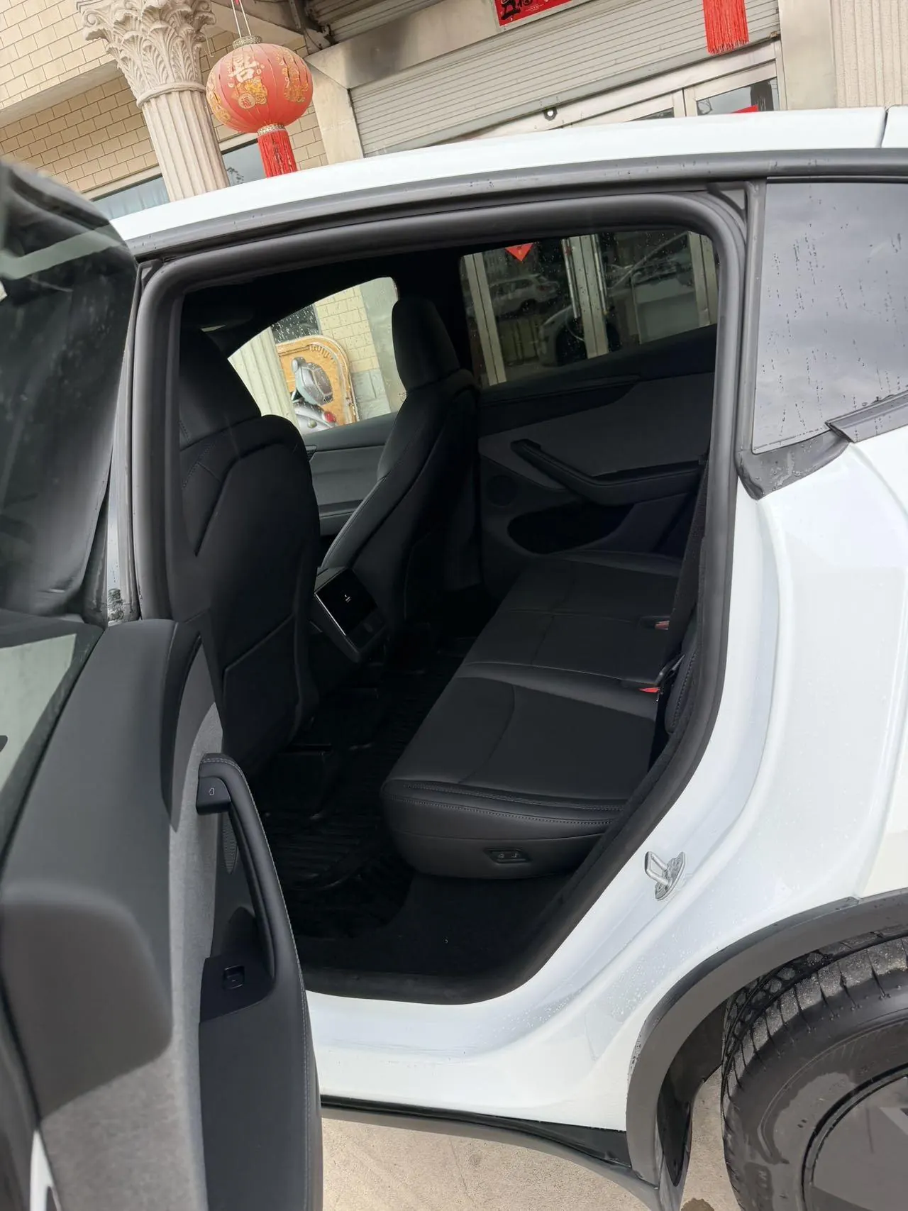 Tesla 2026 Model Y Rear-Wheel-Drive Automatic 7