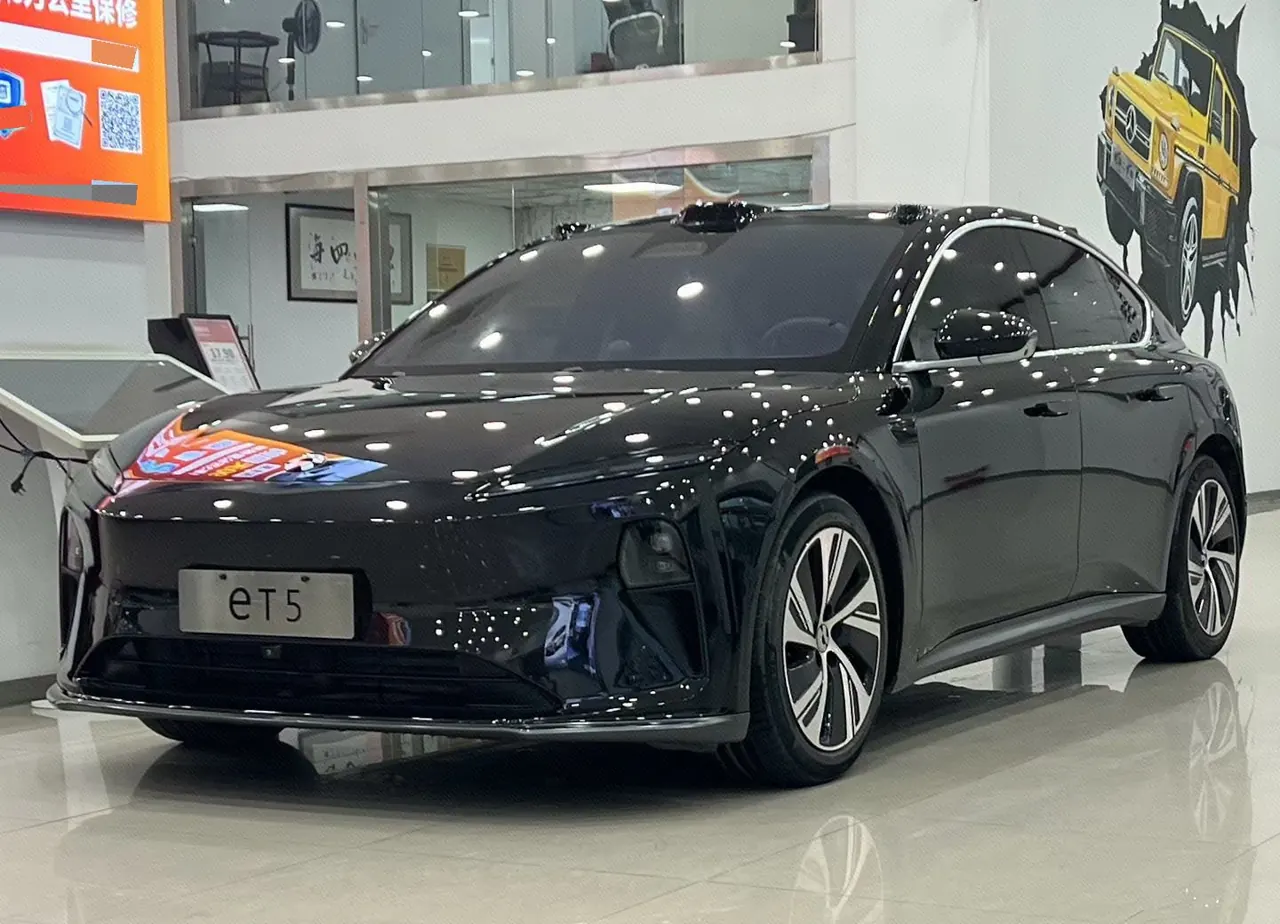 Open image lightbox: NIO 2022 ET5 75kWh automatic gear
