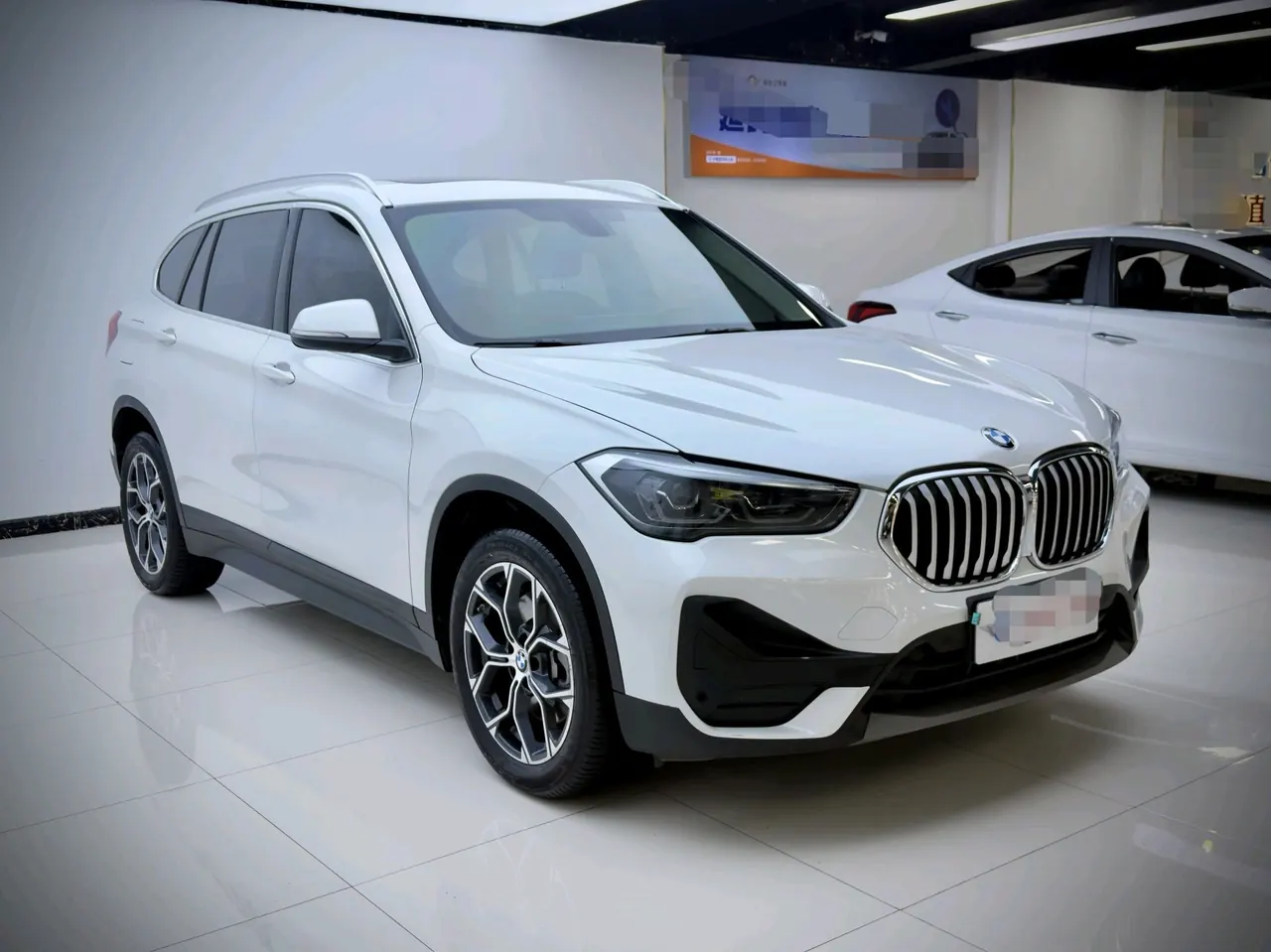 BMW 2022 X1 sDrive25Li 2.0T Leading Automatic Gear 3