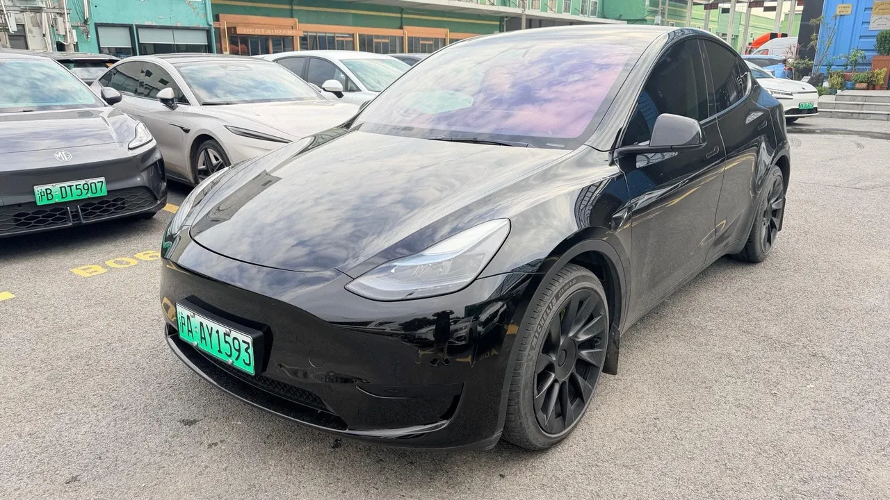 打开图片灯箱:Tesla 2022 Model Y rear-wheel drive version (facelift) automatic gear