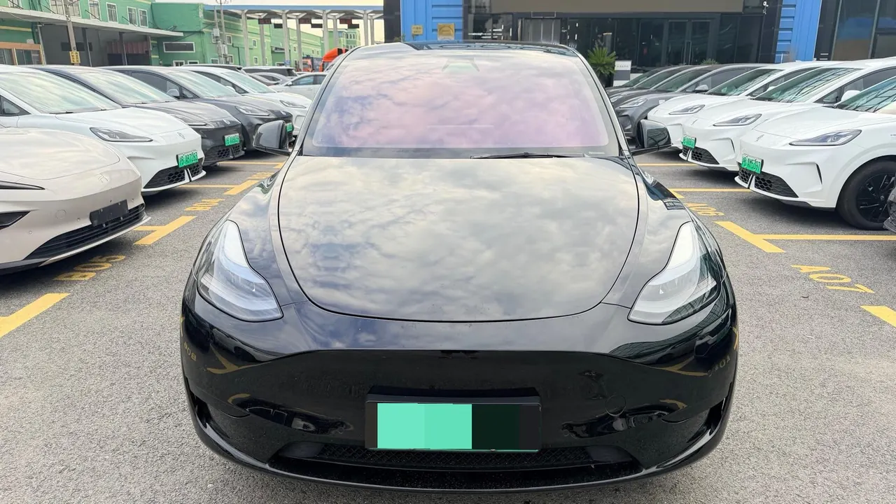 Tesla 2022 Model Y rear-wheel drive version (facelift) automatic gear 2