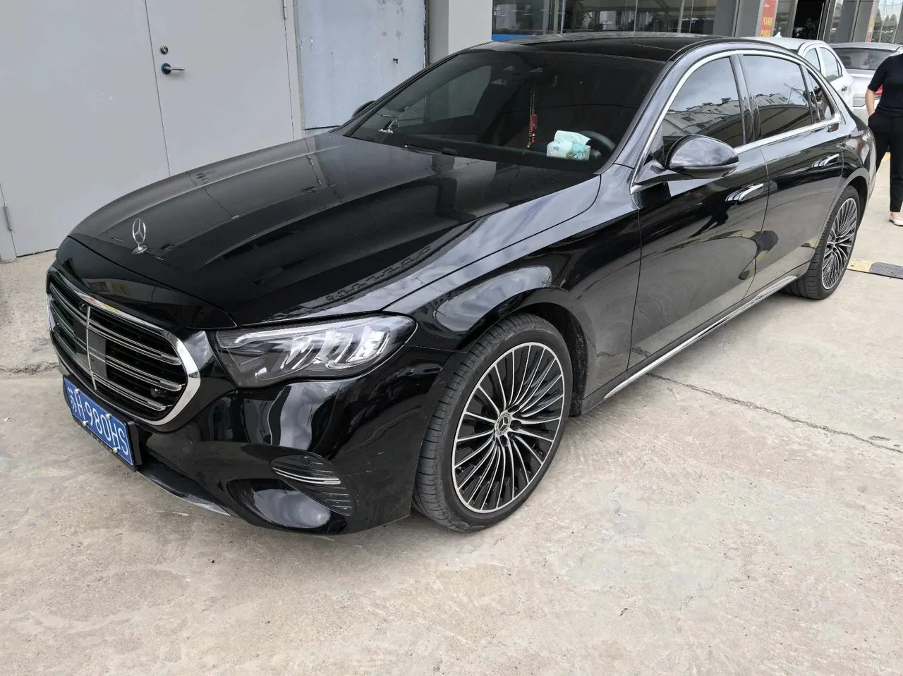 打开图片灯箱:Mercedes Benz E Class 2026 E 300 L 48V 2.0T Fashion (Modified) Automatic Gear