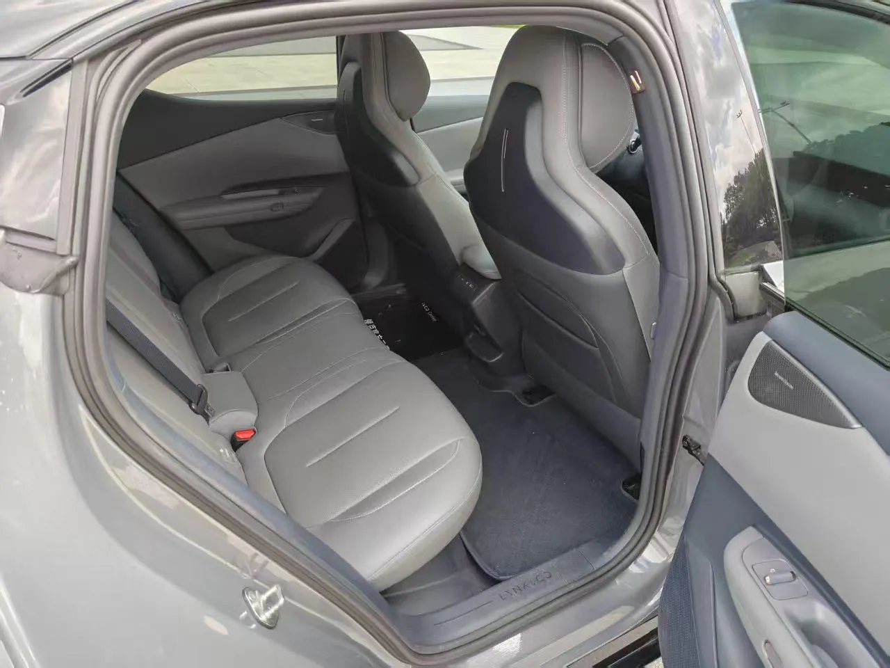 LYNK&amp;CO 2025 LYNK&amp;CO Z 20 530km Rear Drive Max Automatic 4