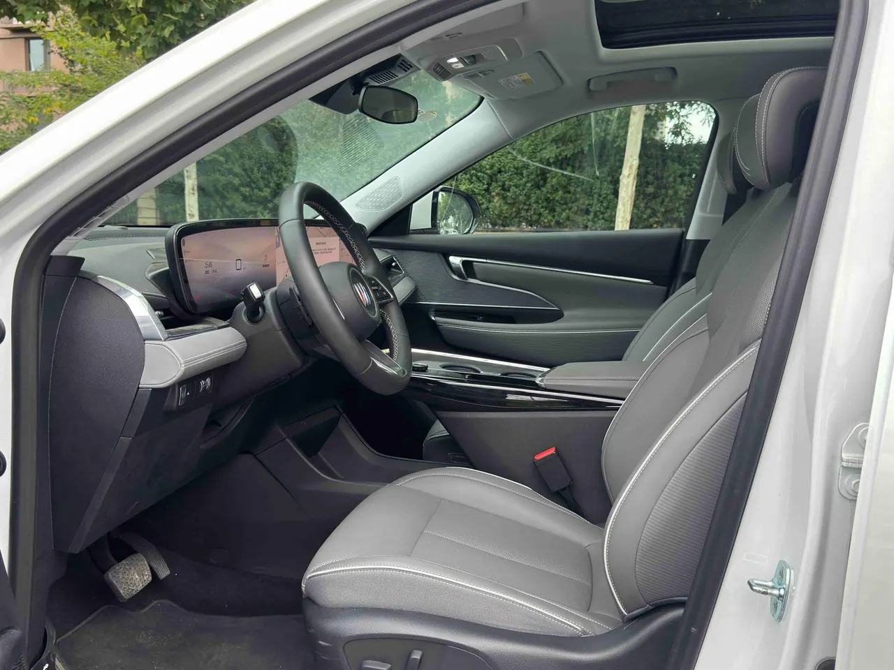 Buick 2025 E 5 620KM Premium Edition Automatic Gear 4