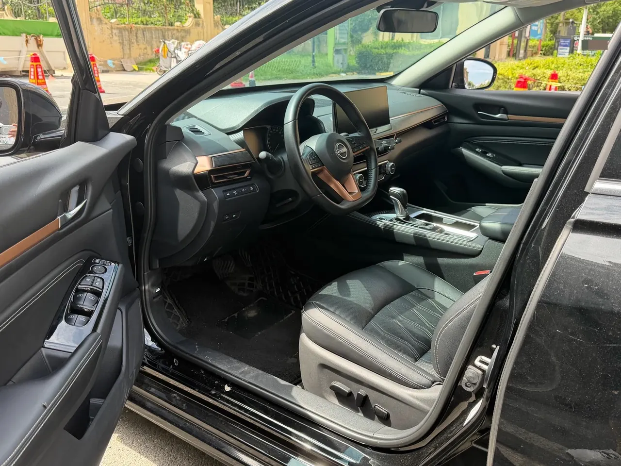 Nissan 2024 Teana 2.0 Stepless SV Black Gold Edition Automatic Gear 3