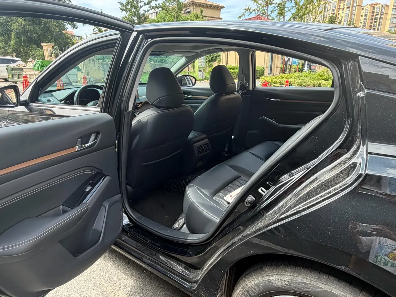Nissan 2024 Teana 2.0 Stepless SV Black Gold Edition Automatic Gear 5