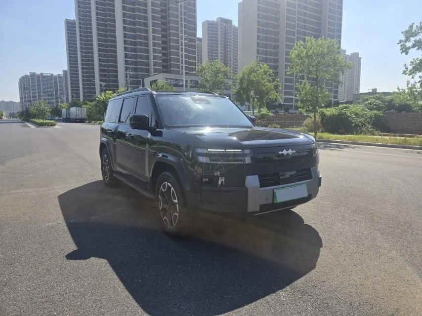 FangChengBao 2025 Titanium 7 1.5T Stepless 200KM Two-Drive Max Edition Automatic Gear 3