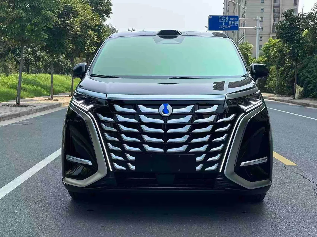 Denza 2025 Denza D9 DM-i 1.5T stepless intelligent driving version 1020 four-wheel drive exclusive automatic transmission 2