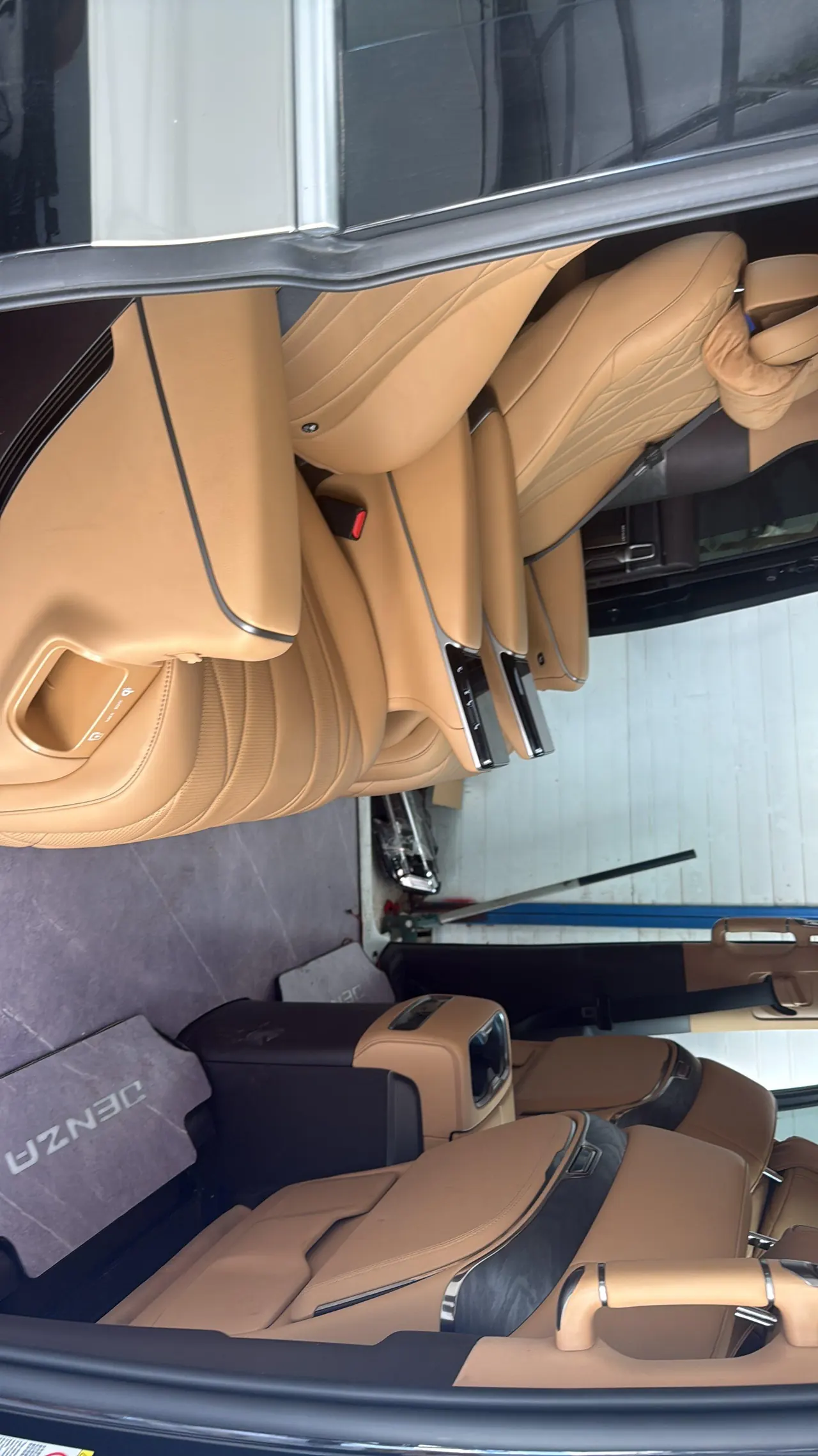 Denza 2025 Denza D9 DM-i 1.5T stepless intelligent driving version 1020 four-wheel drive exclusive automatic transmission 7