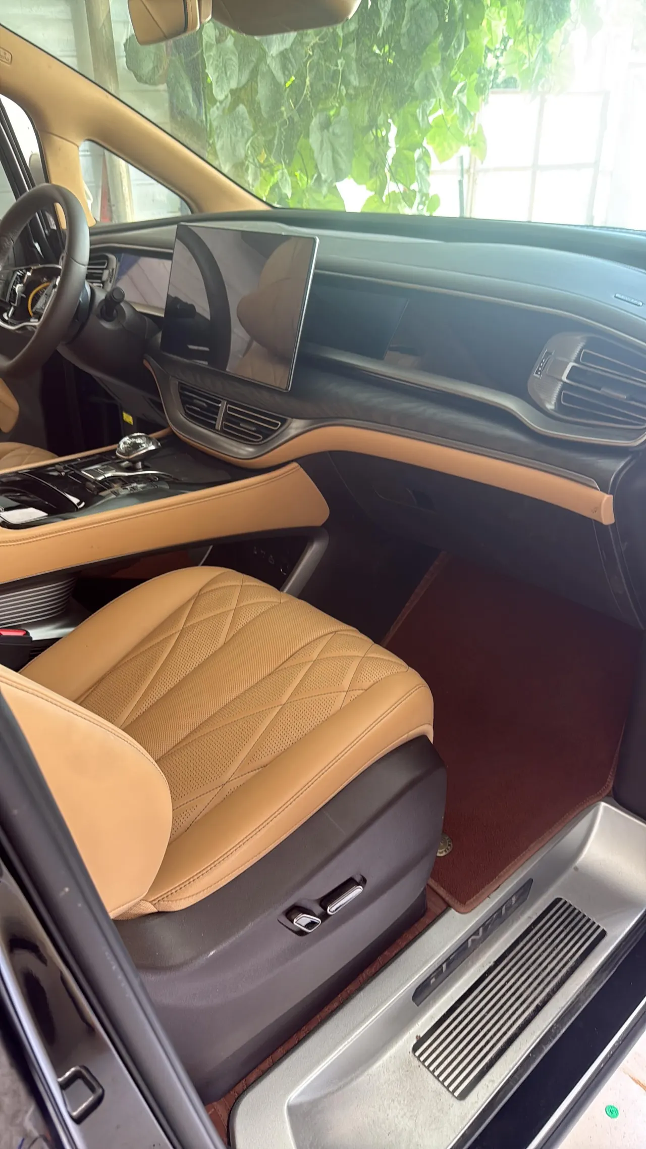 Denza 2025 Denza D9 DM-i 1.5T stepless intelligent driving version 1020 four-wheel drive exclusive automatic transmission 8